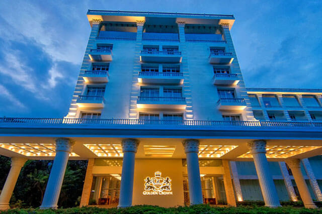 The Golden Crown Hotel 