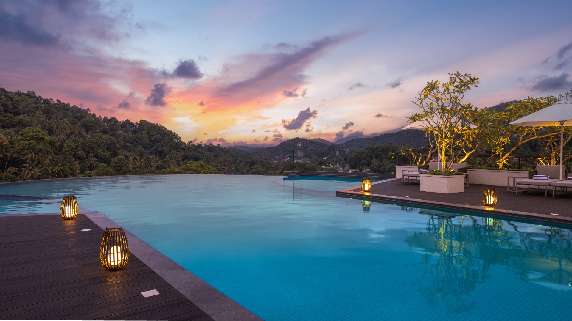 The Golden Crown Hotel